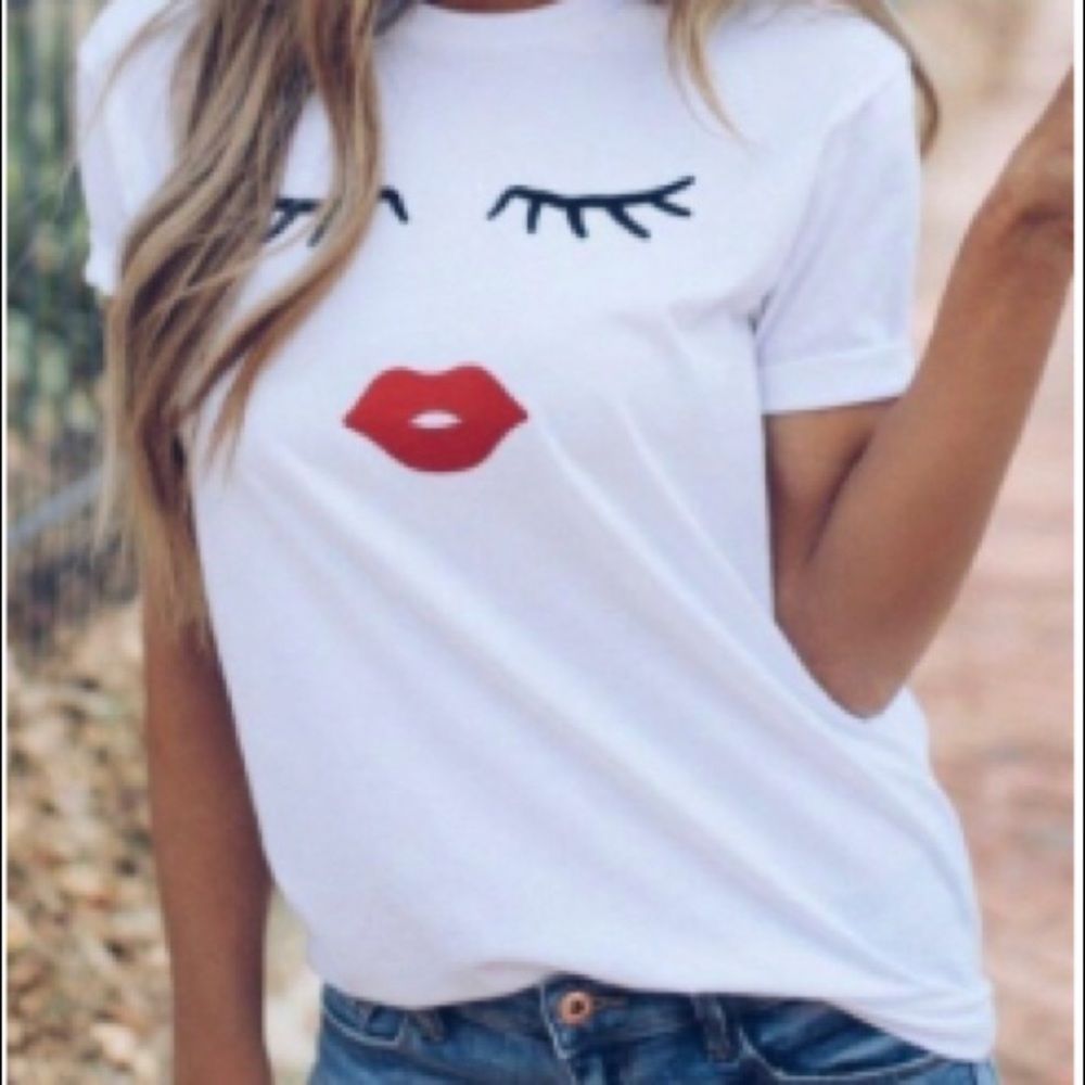 White Eyelash Lips Short Sleeve Size S, NEW